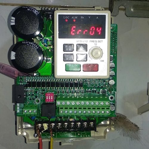 Biến tần Amdo vdc2000 err 04 #tmnsoft (2)