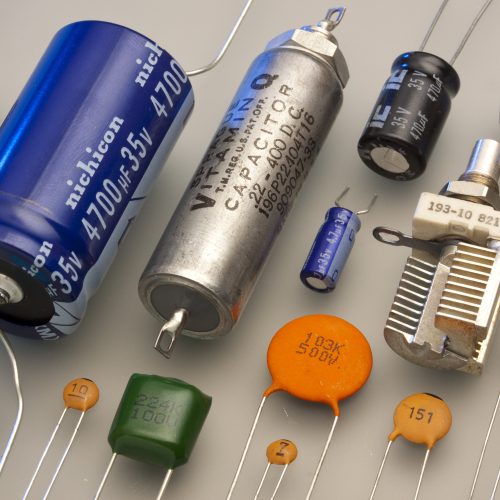 Capacitors_(7189597135)